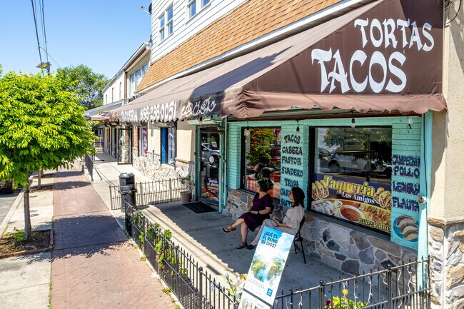 There are many great local shops and eateries in Rosedale.