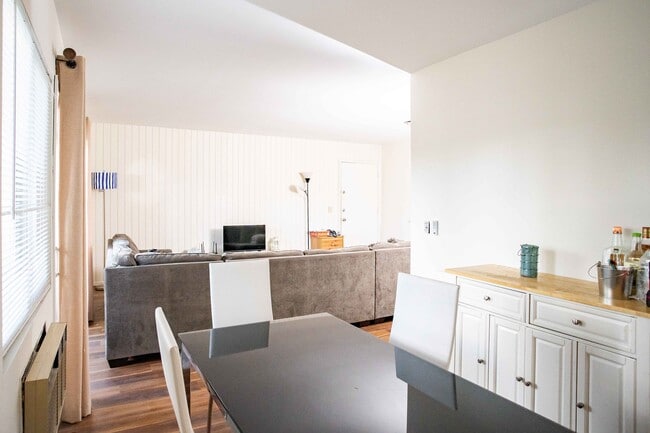 4903 Indian Wood Rd, Culver City, CA 90230 - photo 4