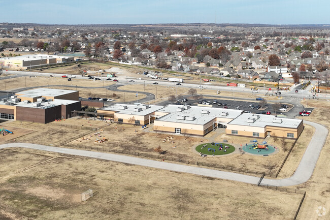 Creekwood Elementary School Early Childhood Center also has it's own dedicated play spaces