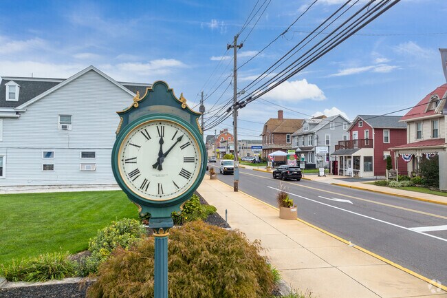 The historic charm of New Holland provides locals with quaint ambience along Main Street.