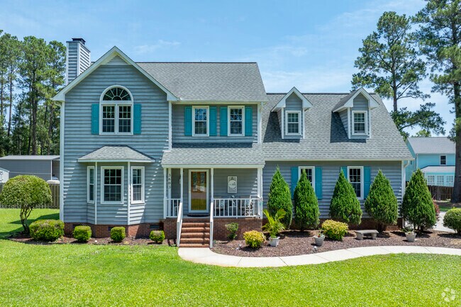 Spacious lots and mature trees give Skippers Corner a peaceful, countryside feel without sacrificing convenience.