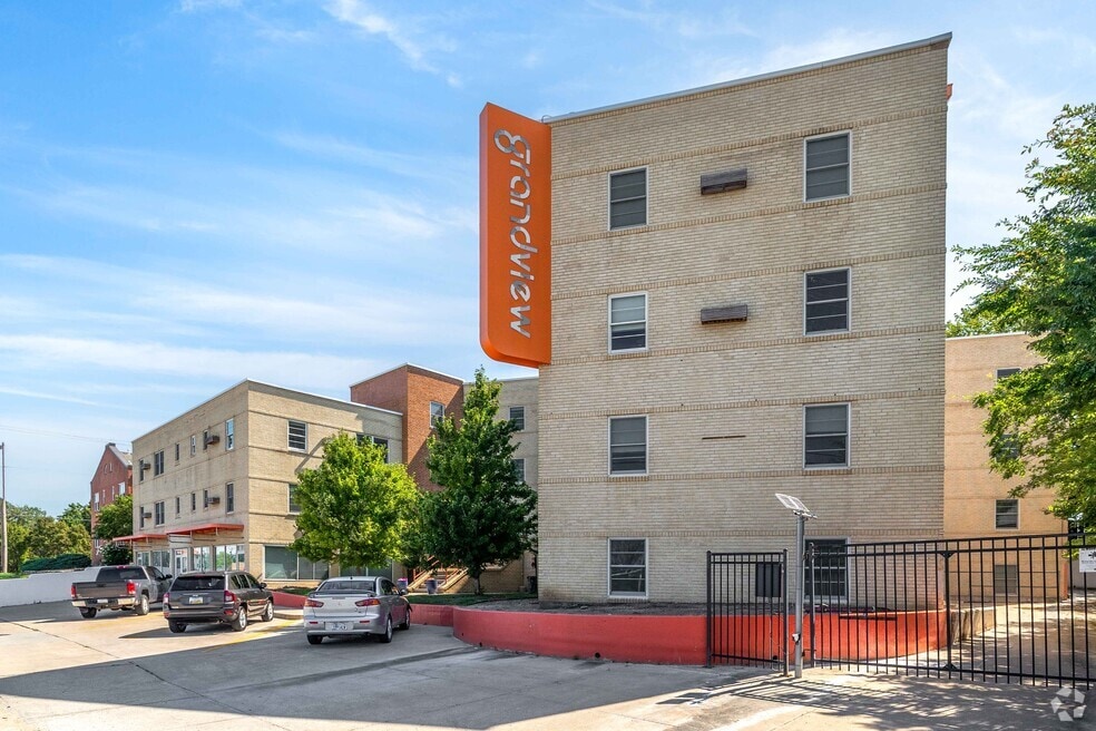 Grandview Apartments, Wichita, KS 67214 - photo 1