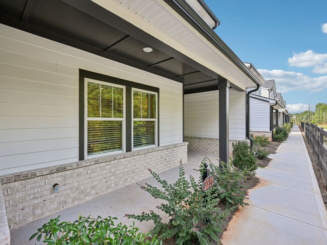 2256 Ashton Dr, Conyers, GA 30013 - photo 2