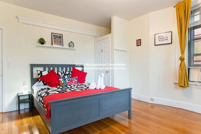 1249 Beacon St unit 2, Brookline, MA 02446 - photo 6