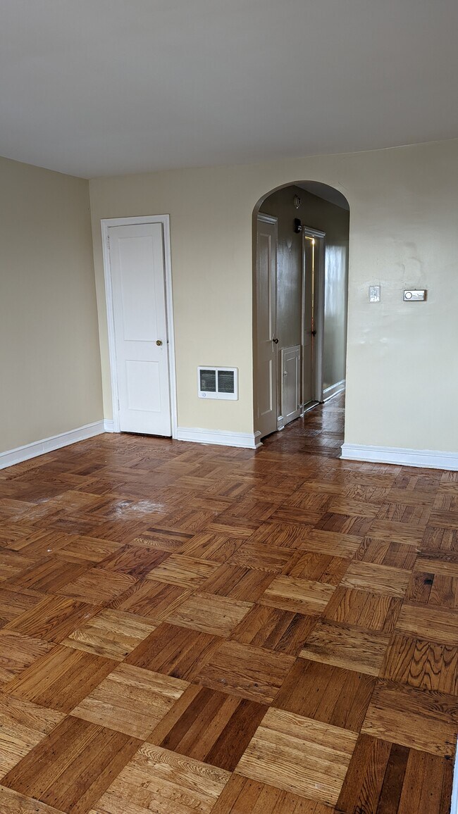 6550 N Gratz St unit A, Philadelphia, PA 19126 - photo 5