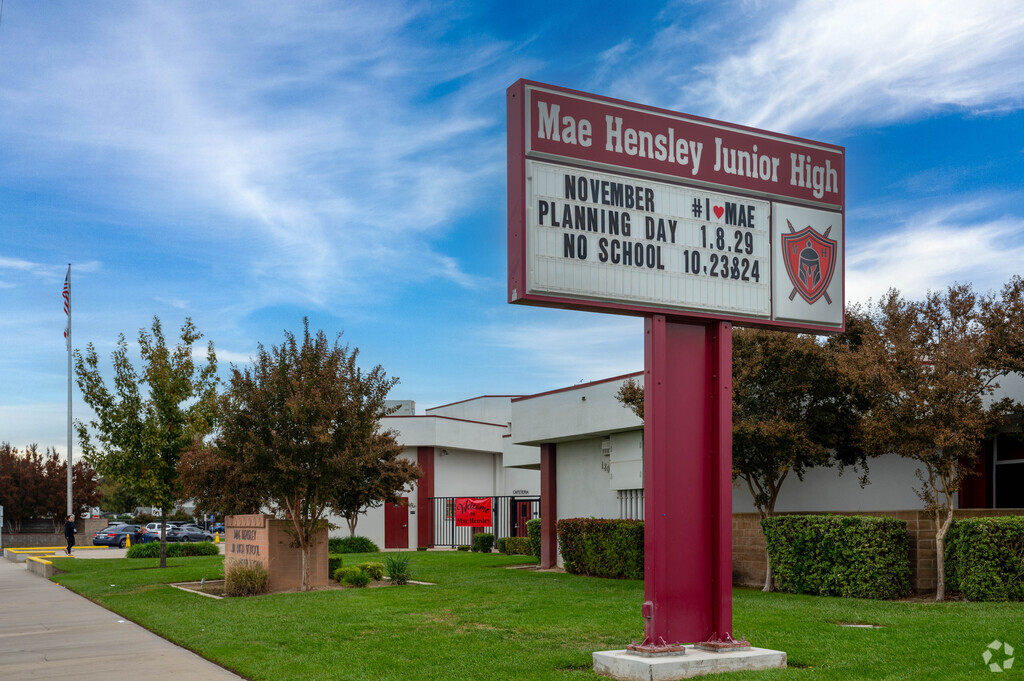 Mae Hensley Junior High School, Ceres CA Rankings & Reviews - Homes.com