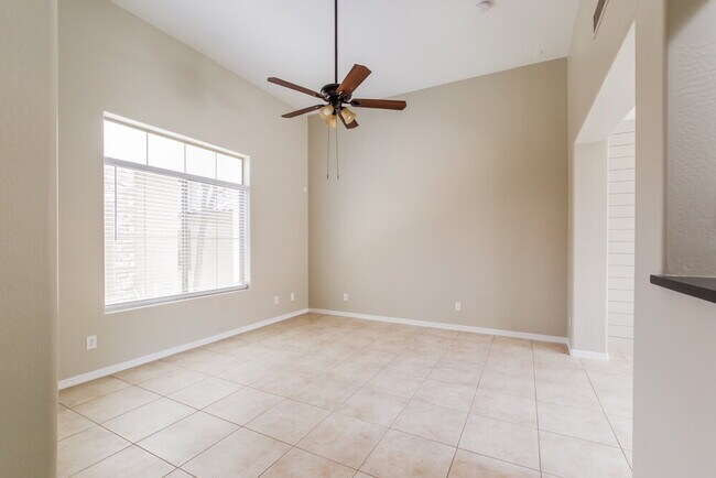 3707 W Thalia Ct, Phoenix, AZ 85086 - photo 5