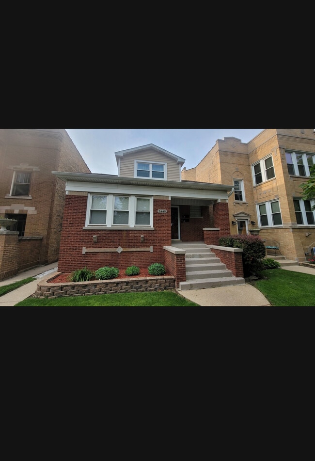 5448 W Agatite Ave, Chicago, IL 60630