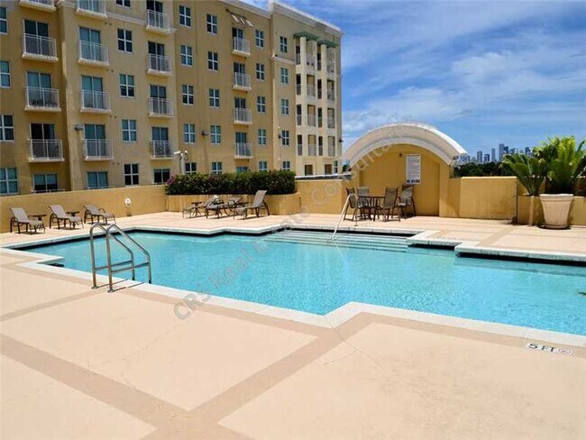 Douglas Grand unit 425, Coral Gables, FL 33134 - photo 4
