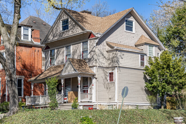 Large single family housing with unique architecture and wonderful gardens line the neighborhood of Kelly West.