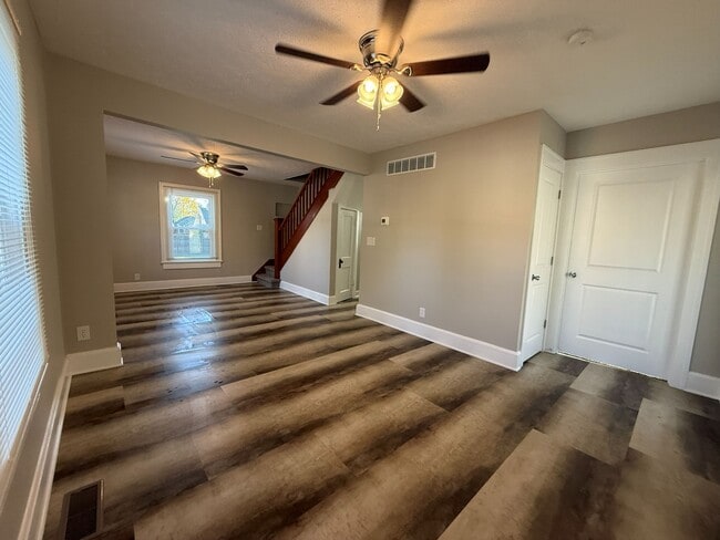 8 Beveridge St, Greencastle, IN 46135 - photo 2