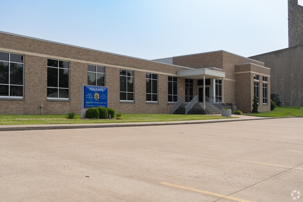 Holy Trinity Catholic School is a private school located in Jasper, IN. The student population of Holy Trinity Catholic School is 341.