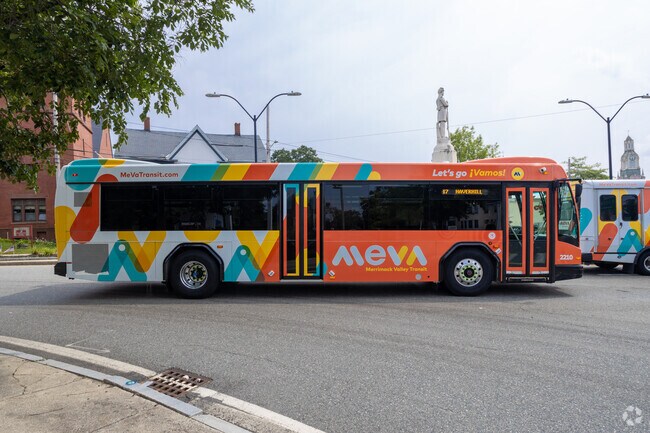 Buses run along Main Street to the east of Highlands.