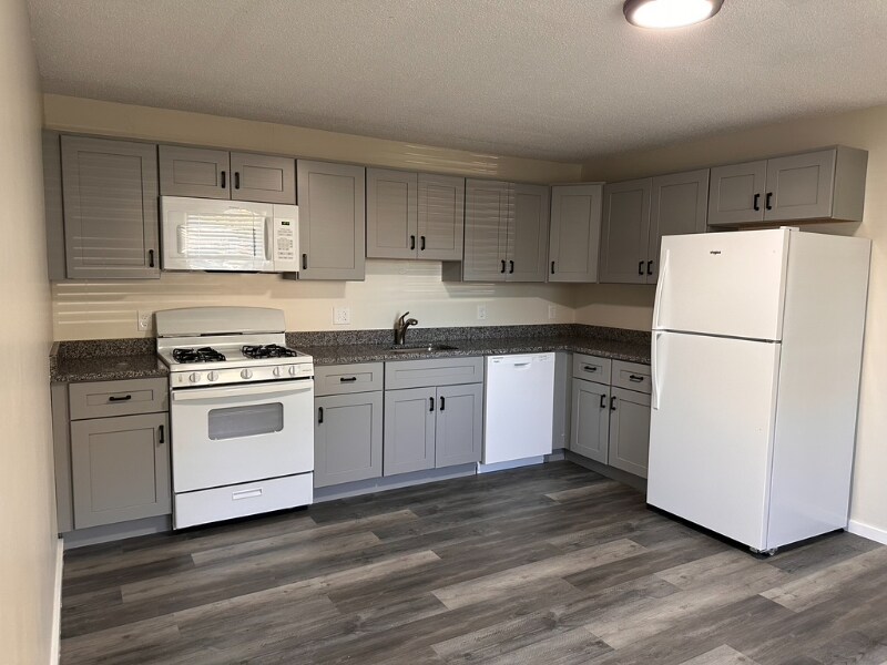 177 West St, West Hatfield, MA 01088 - photo 1