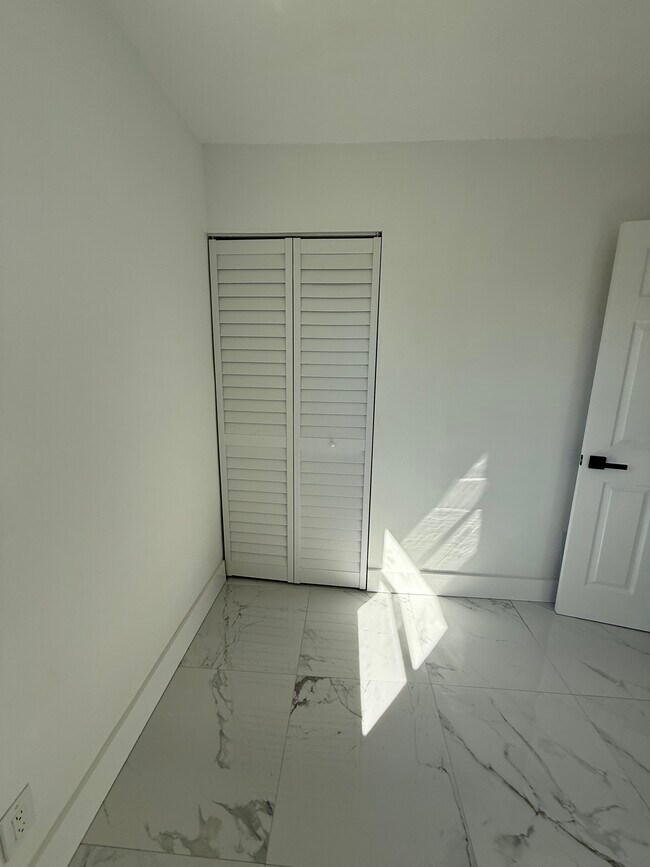 1225 NW 2nd St unit 2, Fort Lauderdale, FL 33311 - photo 7