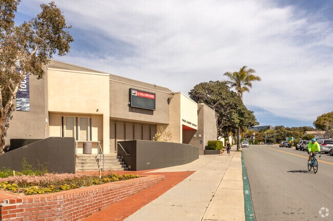 The entrance of the La Jolla High School building in Beach Barber Tract Neighborhood.