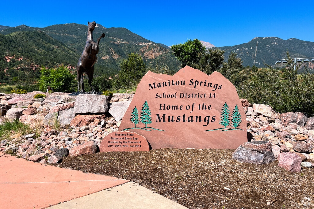 Manitou Springs Middle School, Rankings & Reviews