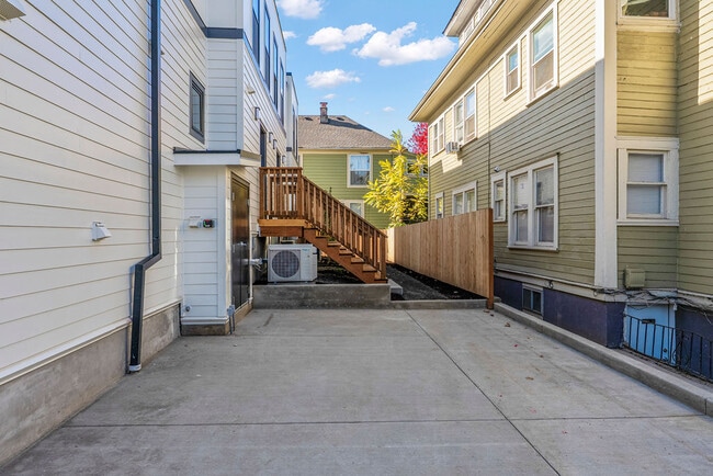 Private Parking (Unit 4)