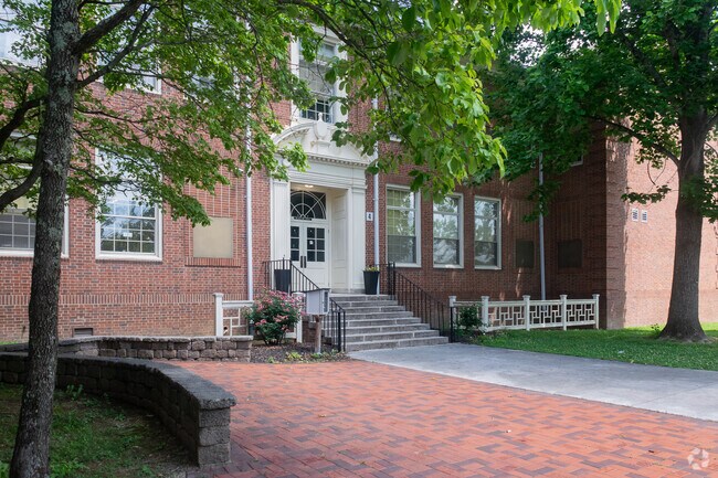 Gresham Middle School serves students in 6th through 8th grade.