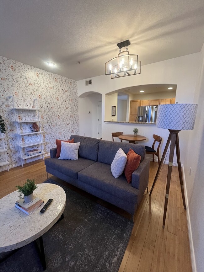 1747 N Pearl St Unit 202, Denver, CO 80203