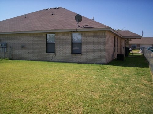 2103 Agate Dr unit B, Killeen, TX 76549 - photo 3