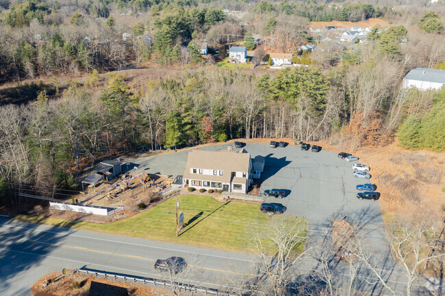 Fitzgerald Community School
is located in Chapinville, Northborough.