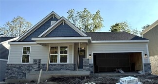 2619 Golden Leaf Dr, Beavercreek, OH 45431