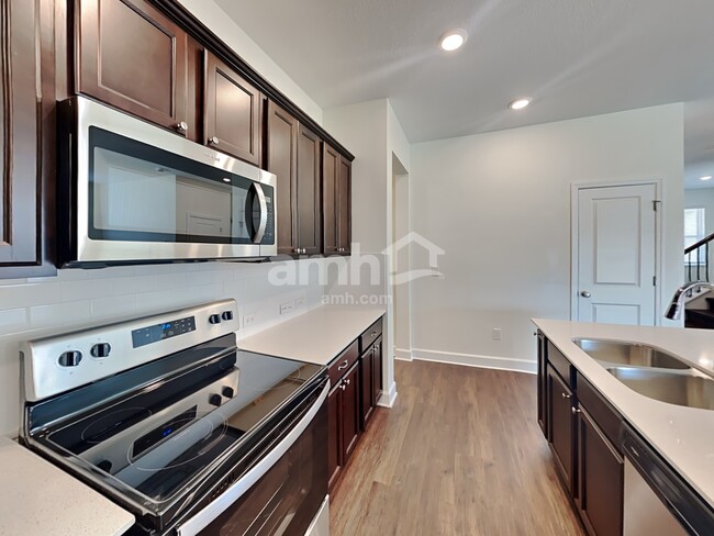 3204 Artemisia Ln, Wesley Chapel, FL 33543 - photo 3