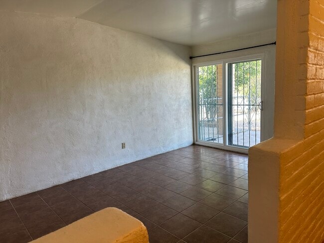 651 N Goodman St unit apartment 2, Nogales, AZ 85621 - photo 5