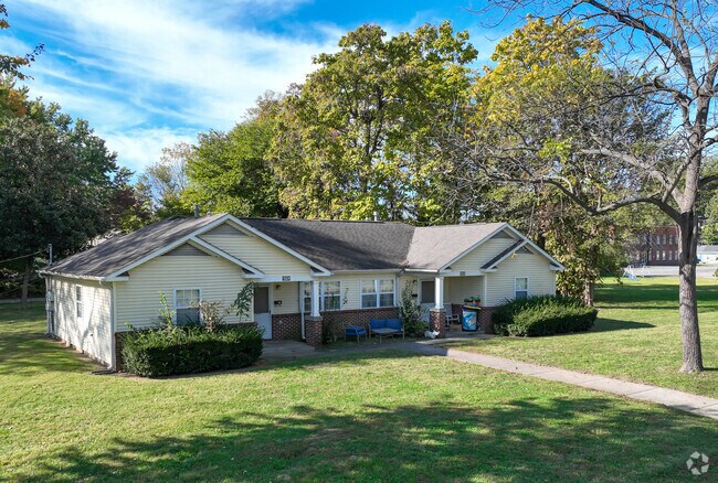 Midsized single-family home on 13th Street in Northside, Paducah.
