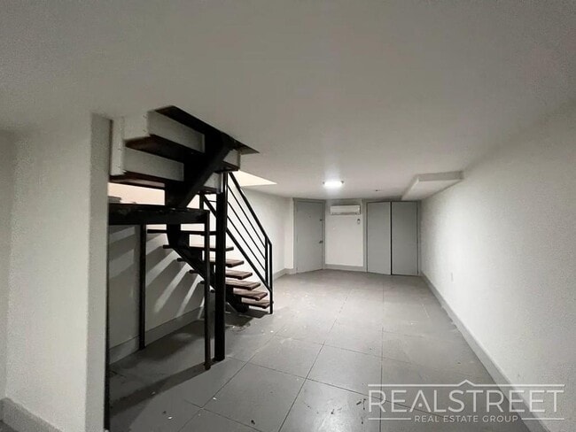1351 Hancock St unit 2L, New York, NY 11237 - photo 7