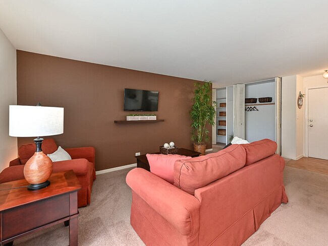 Harbor Lake, Waukegan, IL 60087 - photo 3