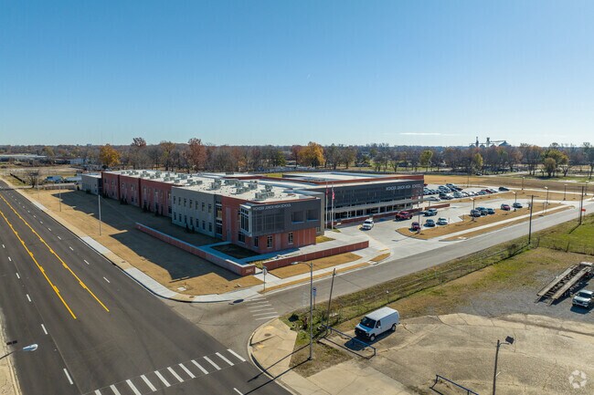 Wonder Junior High has a student teacher ratio of 9-1.