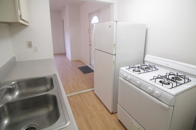 412 Union St unit 2, Pittsburgh, PA 15221 - photo 4