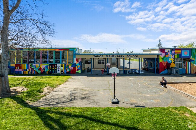 Tahoe Park Elementary School in Sacramento fosters learning in the community.