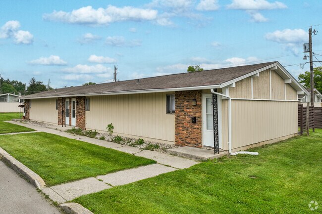 Interurban Acres has several housing styles but apartments are a popular option in the neighborhood.