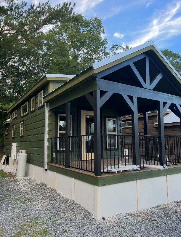 2 Tiny Home Cir, Greer, SC 29651