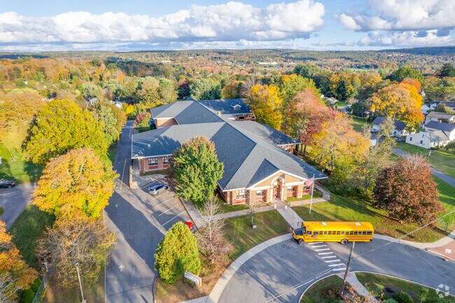 Farm Hill School in Middletown where students come to learn, grow, and build lifelong friends.