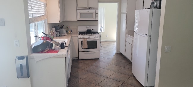 11180 Cochran Ave, Riverside, CA 92505 - photo 6