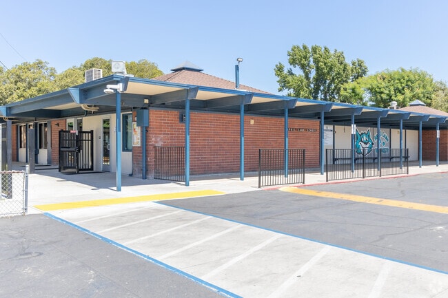 April Lane Elementary gets an overall grade of B- from Niche.