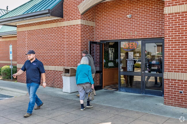 Fuller's Old Fashioned BBQ in Seventy-First is bustling during their lunchtime buffet.