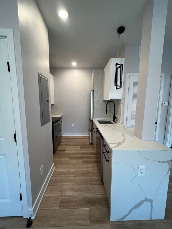 801 N 40th St unit 6, Philadelphia, PA 19104 - photo 4