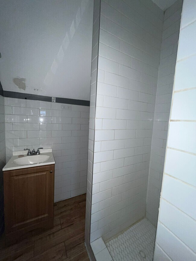 176 Garfield Ave unit 3, Jersey City, NJ 07305 - photo 3