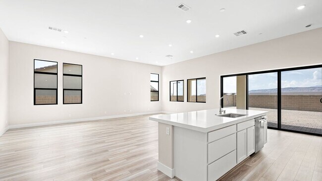 12218 Elderwood St, Las Vegas, NV 89138 - photo 4