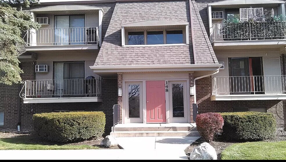 148 E Bailey Rd unit C, Naperville, IL 60565 - photo 1