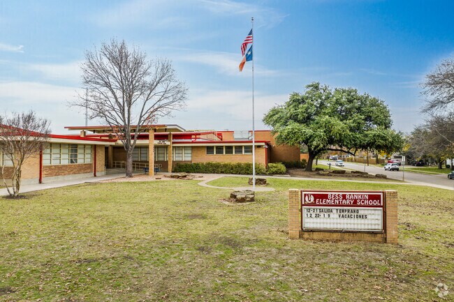 Students living in Arlington, TX may attend Rankin Elementary School.