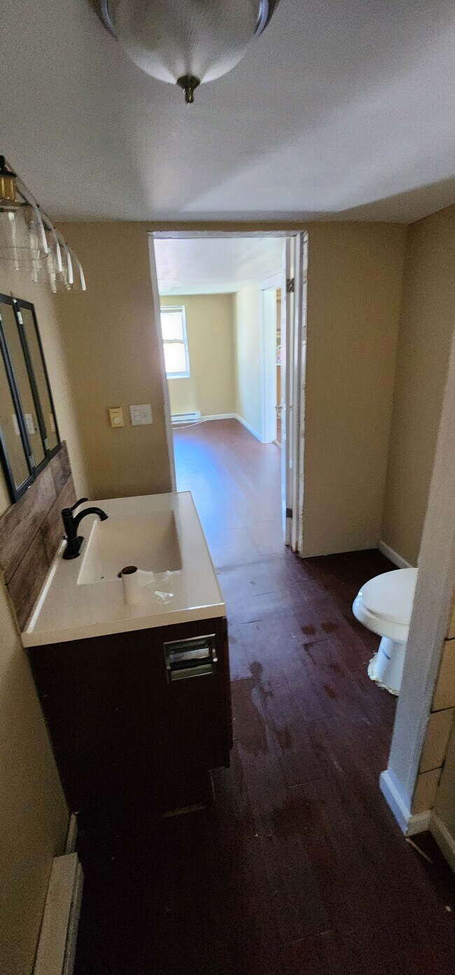 274 N Main St unit Apartment 3, Gloversville, NY 12078 - photo 4