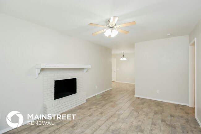 1153 Elmhurst St, Moore, OK 73160 - photo 4