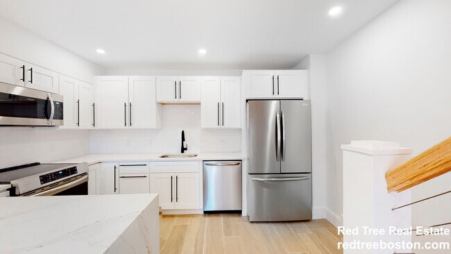 44 High St unit 1, Newton Upper Falls, MA 02464 - photo 4