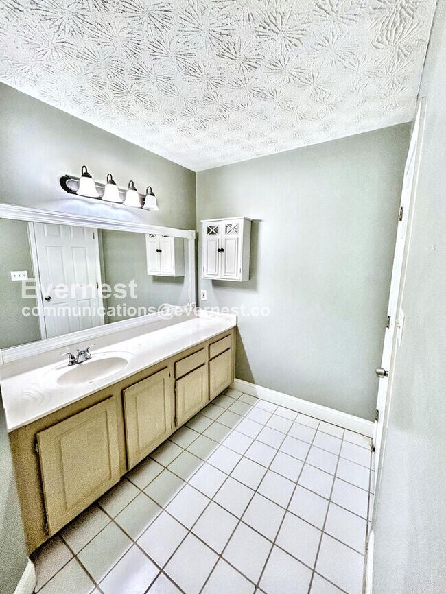 Lenox Villas Condominium unit 2319, Atlanta, GA 30324 - photo 5